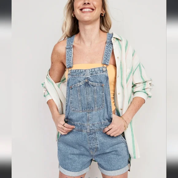 Old Navy Shorts Nwot Old Navy Slouchy Straight Nonstretch Jean